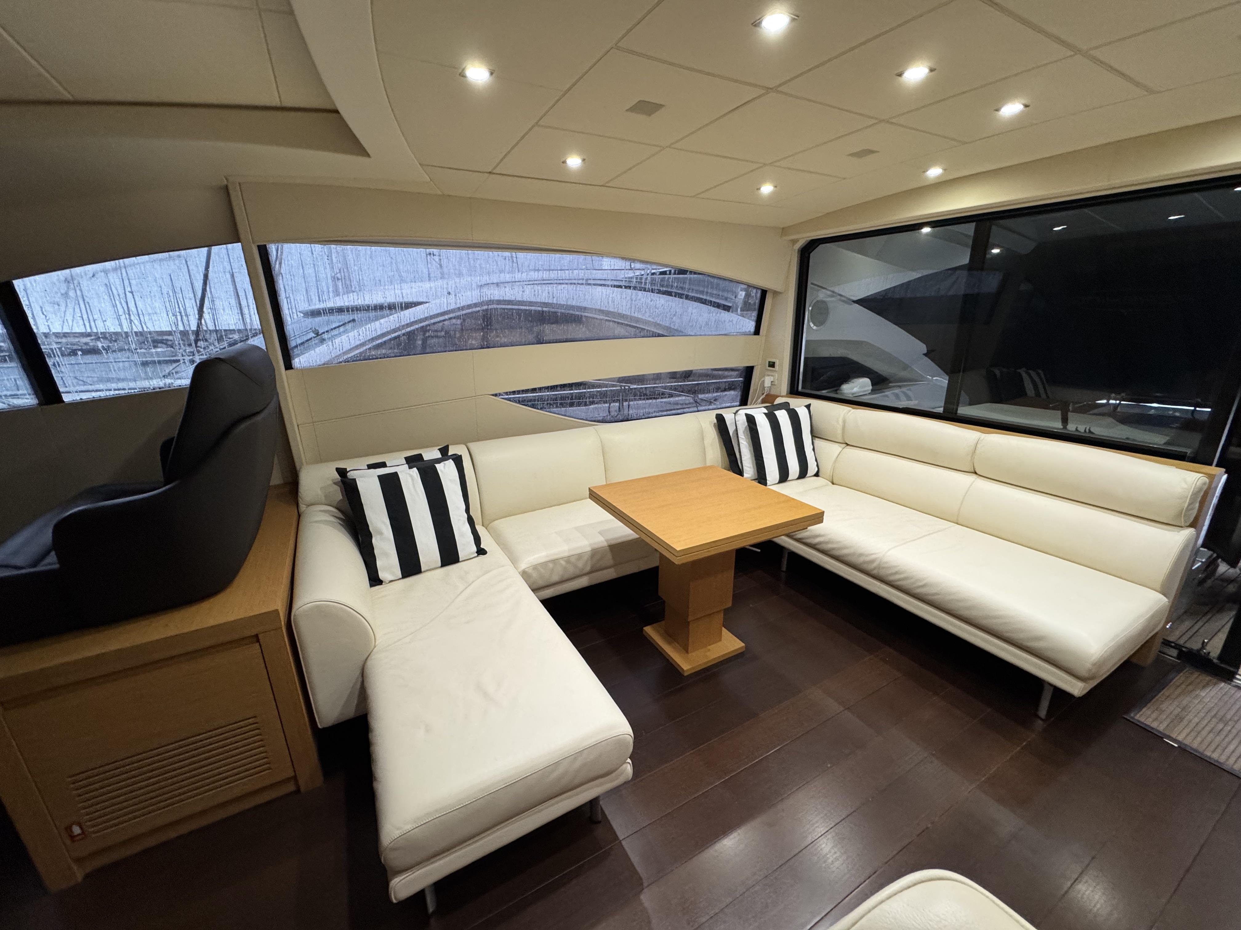 2011 PERSHING 64' 